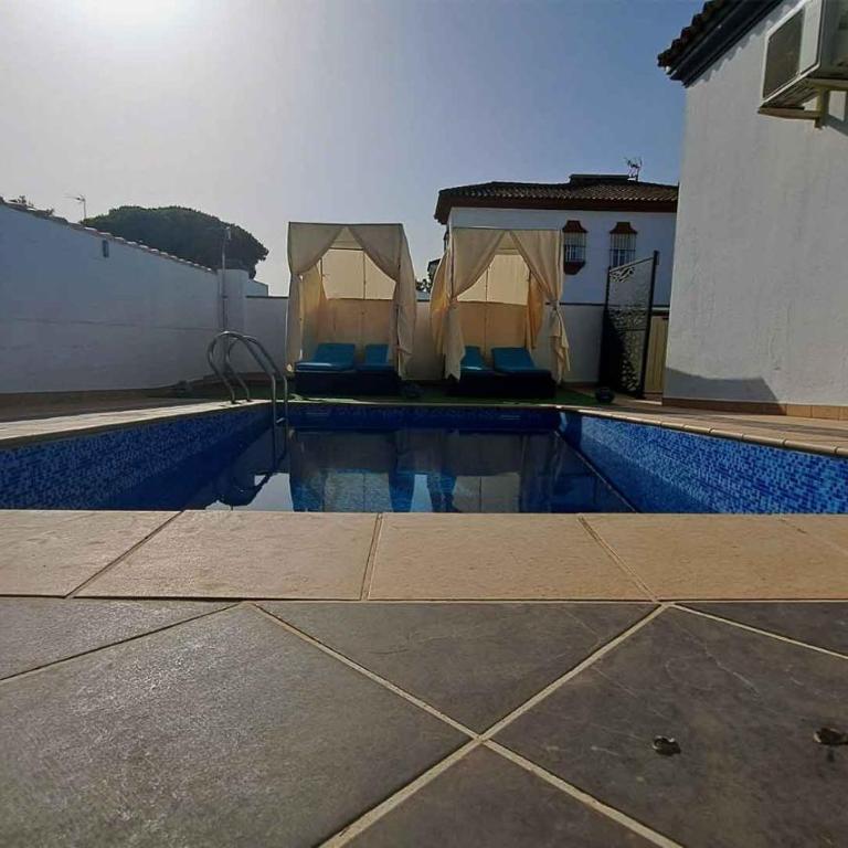 Chalet cerca de La Barrosa con piscina privada y barbacoa - Three-Bedroom House - 25