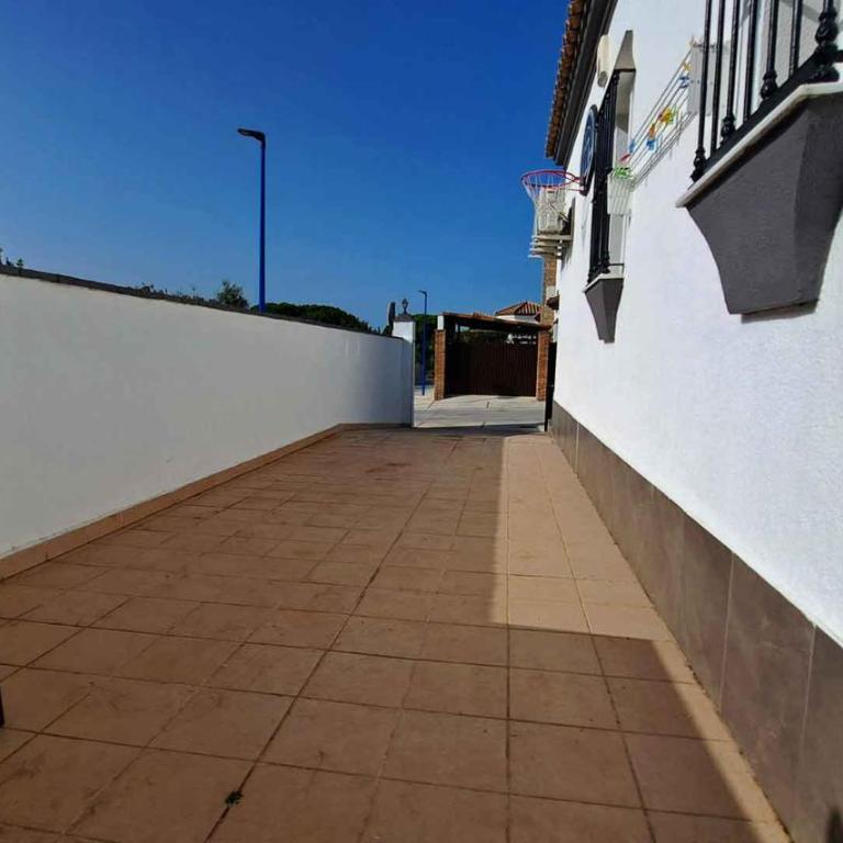 Chalet cerca de La Barrosa con piscina privada y barbacoa - Three-Bedroom House - 26