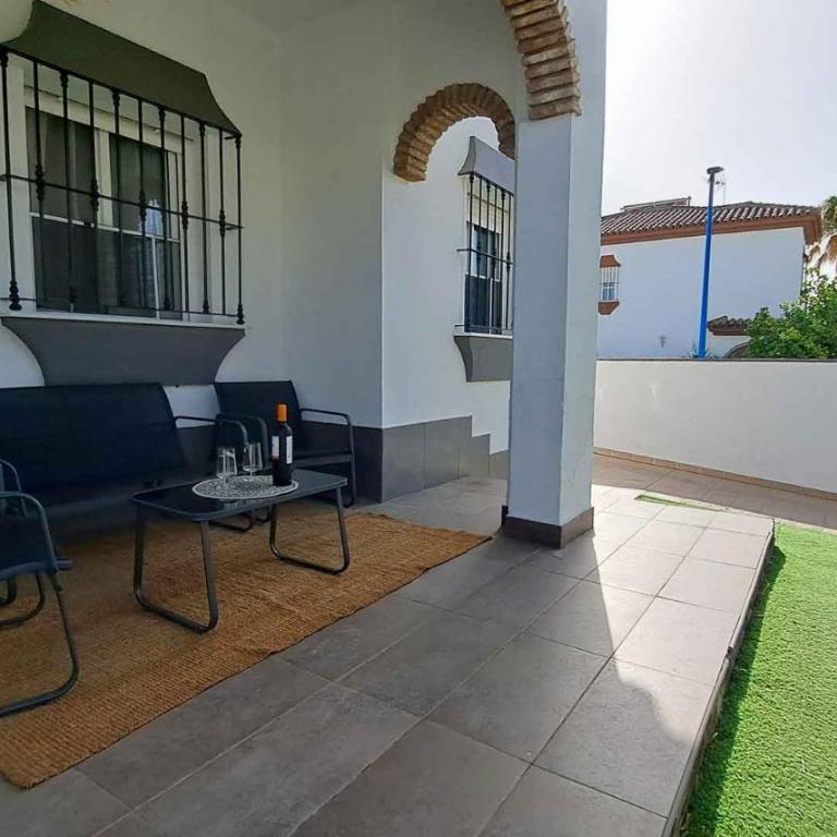 Chalet cerca de La Barrosa con piscina privada y barbacoa - Three-Bedroom House - 3