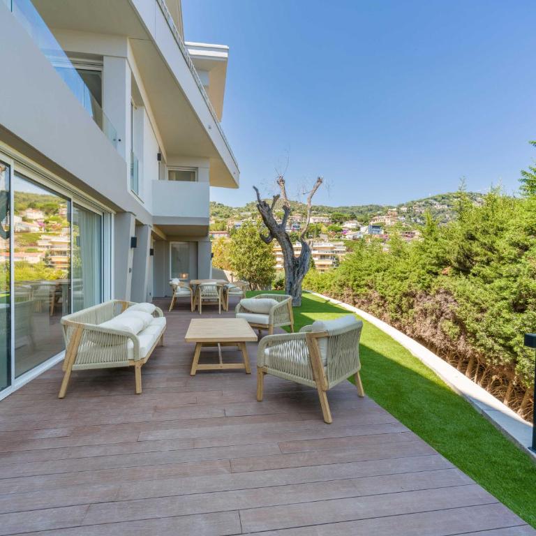 High-End Apartment with Spacious Terrace - Appartement - 5