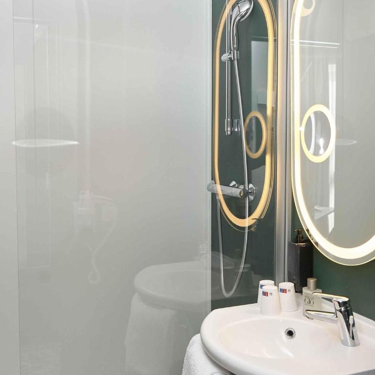 Ibis Annecy - Cran-Gevrier - Chambre avec 3 Lits Simples - 3