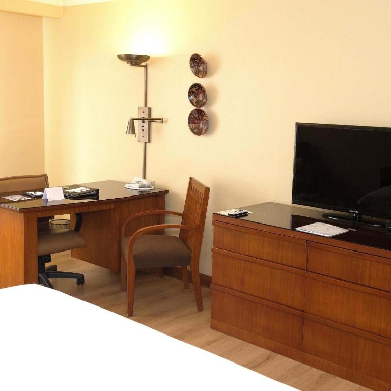 Swissotel Quito - Habitación Deluxe con cama extragrande - 6