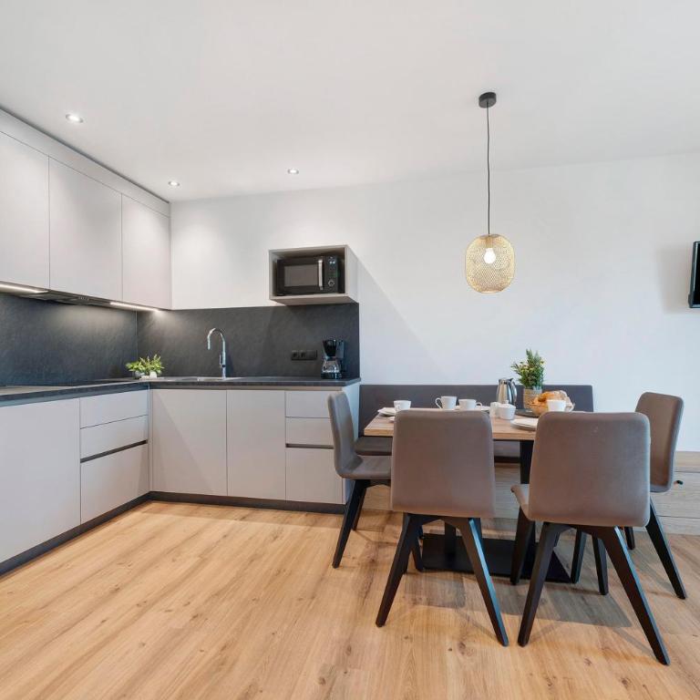 Sankt Corbinian Apartement 2 - Appartamento Deluxe con 2 Camere da Letto e Vista Giardino - 9