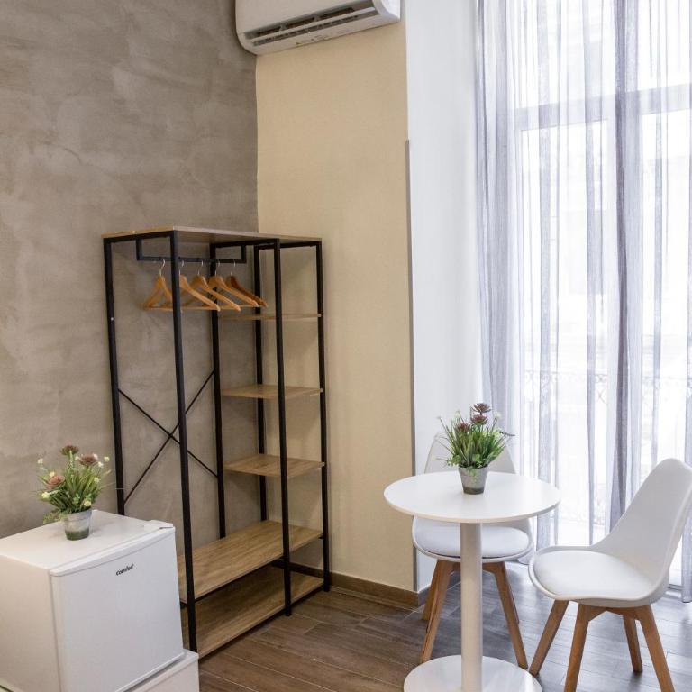 La Dimora di Parthenope Ferrara Rooms - Habitación Doble con baño privado - 3