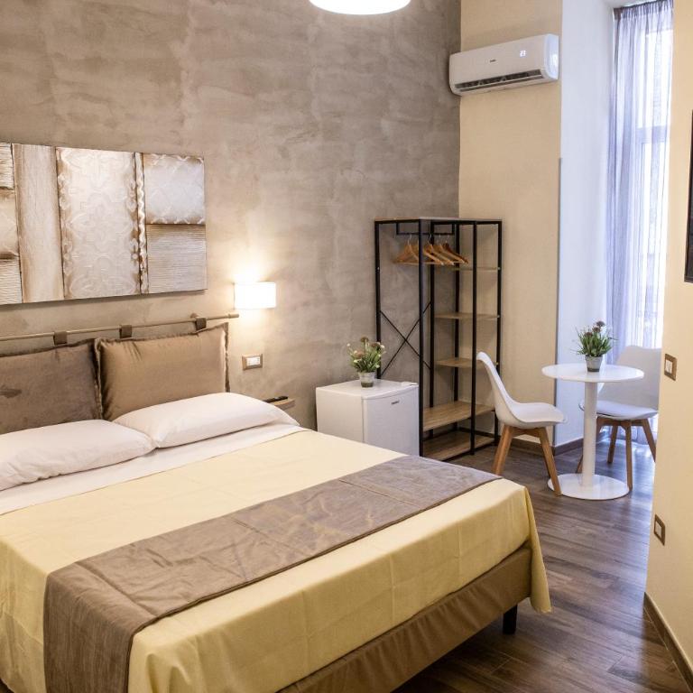 La Dimora di Parthenope Ferrara Rooms - Habitación Doble con baño privado - 12