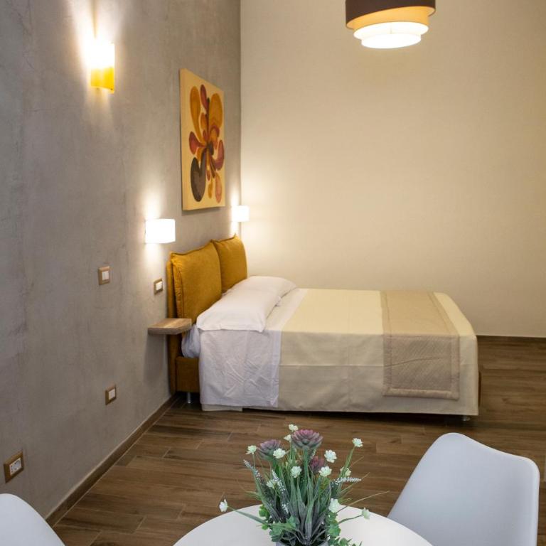 La Dimora di Parthenope Ferrara Rooms - Habitación Triple con baño privado - 7