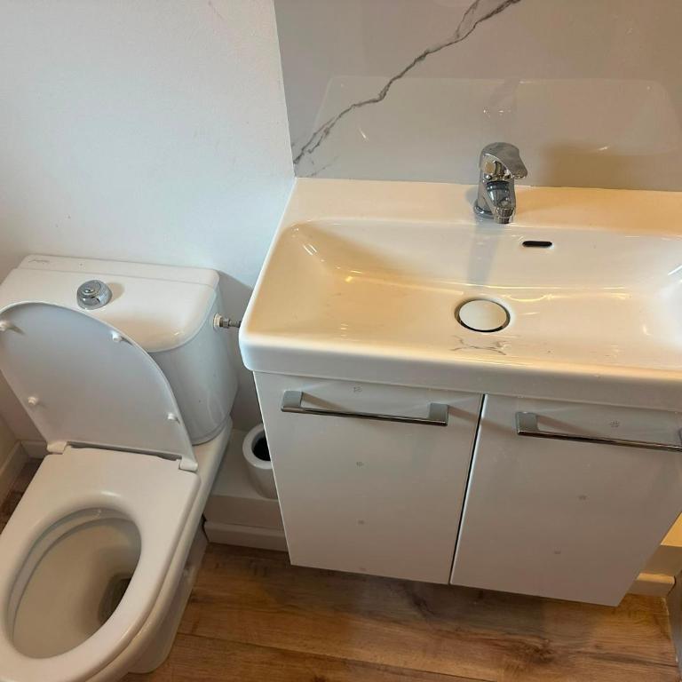 Appt 8 a deux pas de la gare - Appartement 1 Chambre - 8