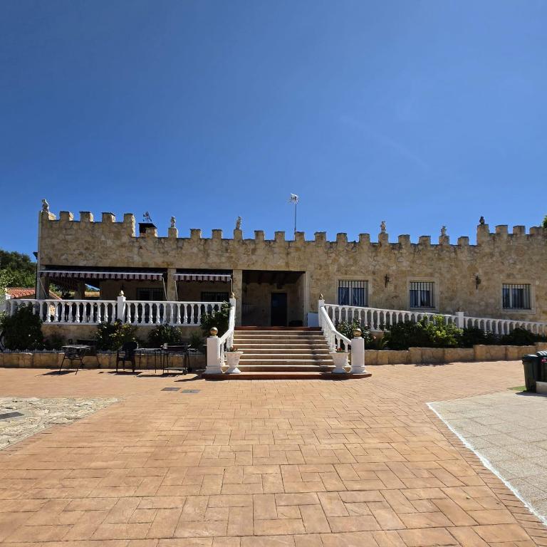 Castillo Valmoral - Casa de 6 dormitorios - 2