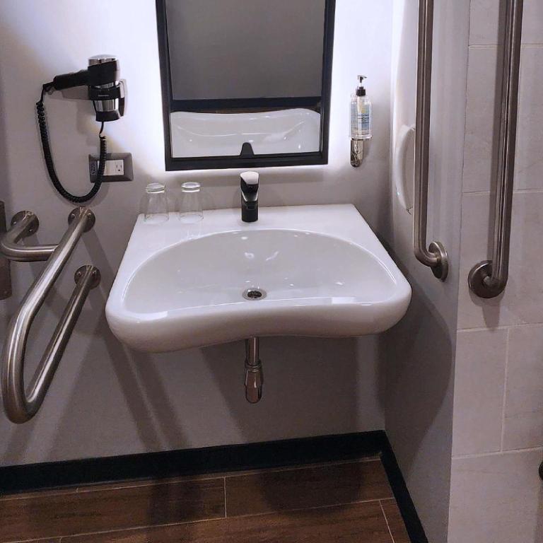 ibis styles Lima San Isidro - Habitación Estándar adaptada para personas con movilidad reducida - 6