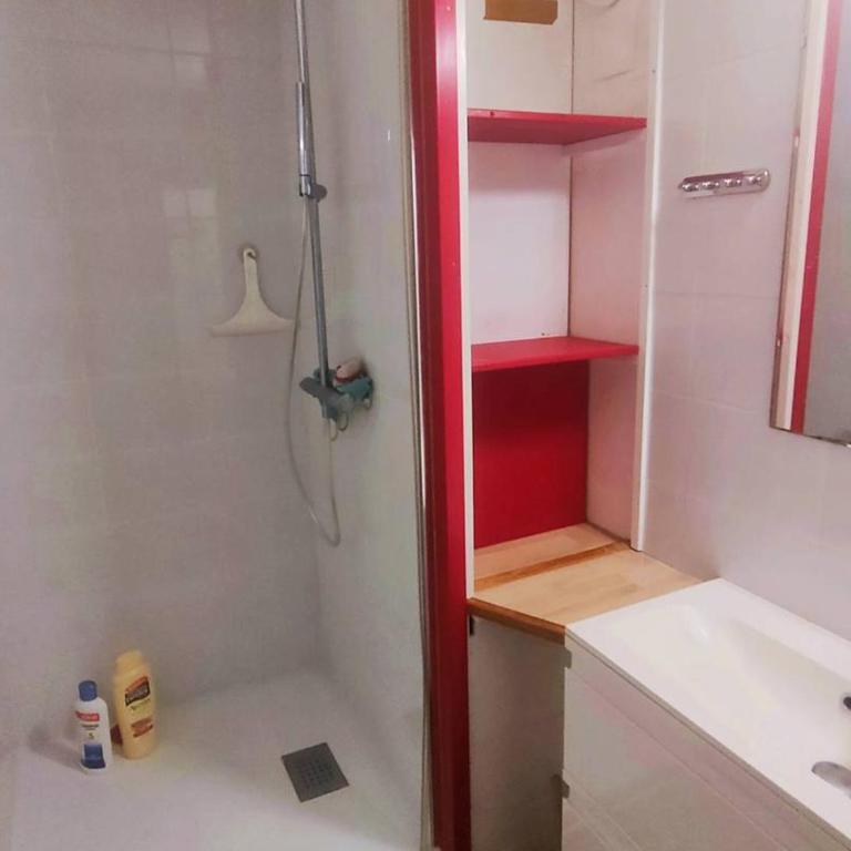 F1 cabine climatisé avec terrasse, parking - 5 pers. - FR-1-696-157 - Appartement - 8