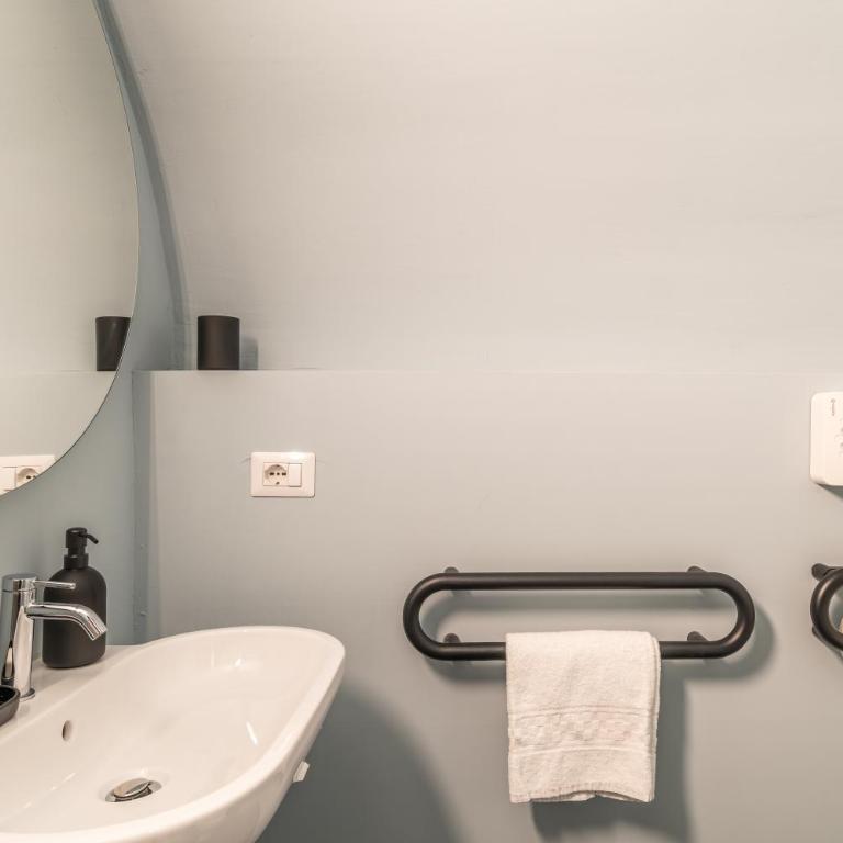 The Secret Garden - Two-Bedroom Apartment - 40