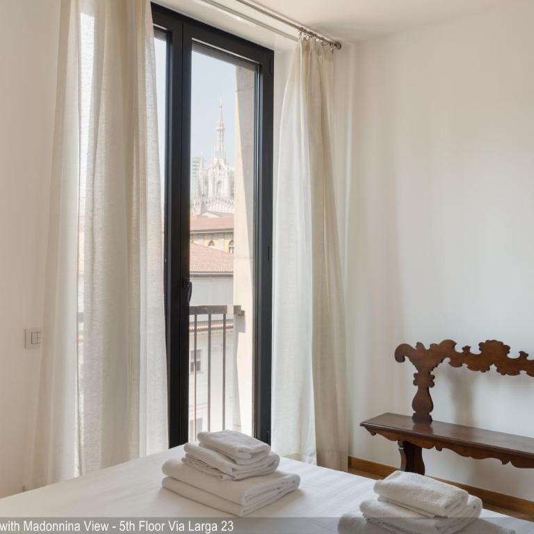 Brera Apartments in Missori - One-Bedroom Apartment with Madonnina View, 5th Floor - Via Larga 23 - 9