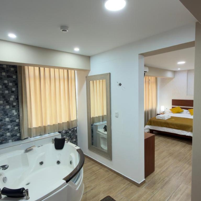 Hotel Residencial Paris - Suite con bañera de hidromasaje y cama grande - 7
