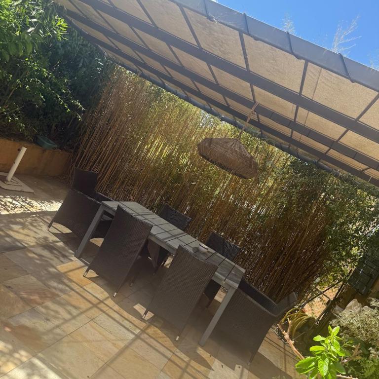 Maison avec vue sur le château et jacuzzi - Villa - 13
