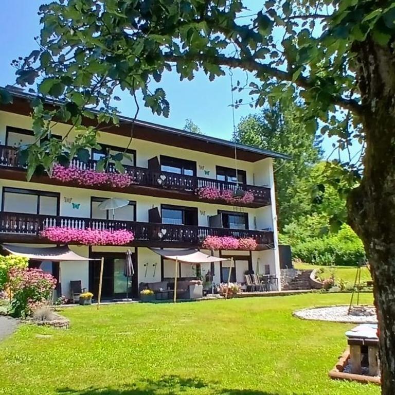 Pension & Apartments Weissbriach - Doppelzimmer mit Balkon - 1