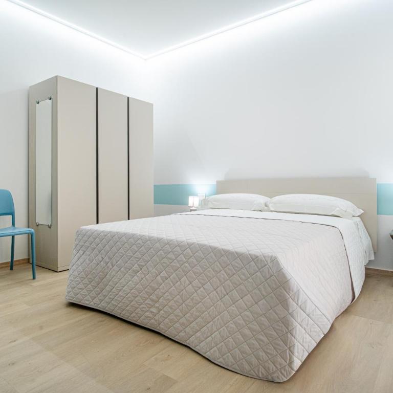 Smeralda Top Rooms Olbia - Doppelzimmer mit eigenem Bad - 11