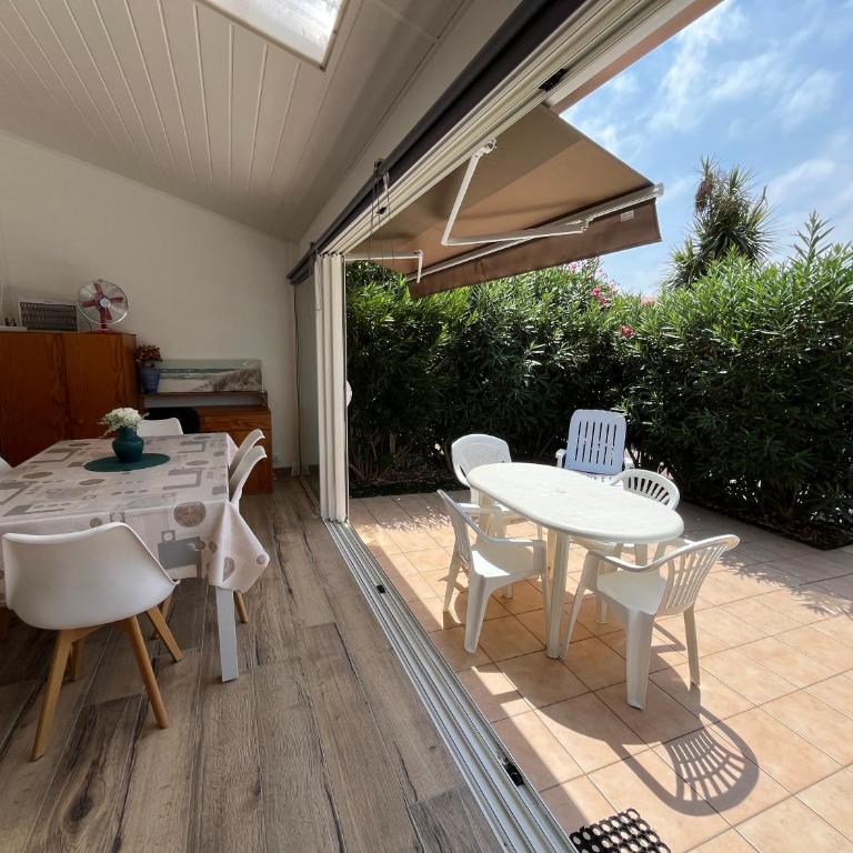 Belle villa 2 chambres, veranda, terrasse parking privatif dans résidence sécurisée avec piscine commune 800 m de la mer LRCS87 - Haus mit 2 Schlafzimmern - 4