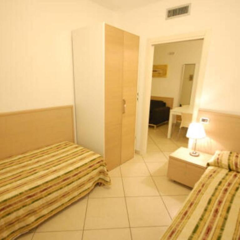 Charming beachfront flat with a bright terrace - Appartamento - 11
