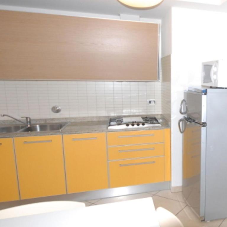 Beachfront apartment with a big terrace - Beahost - Appartamento - 4