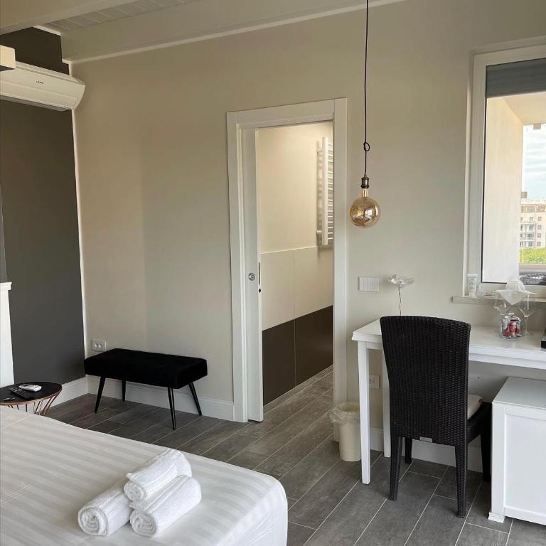 18 Dante Luxury Suites - Camera Queen con Vasca Idromassaggio - 12