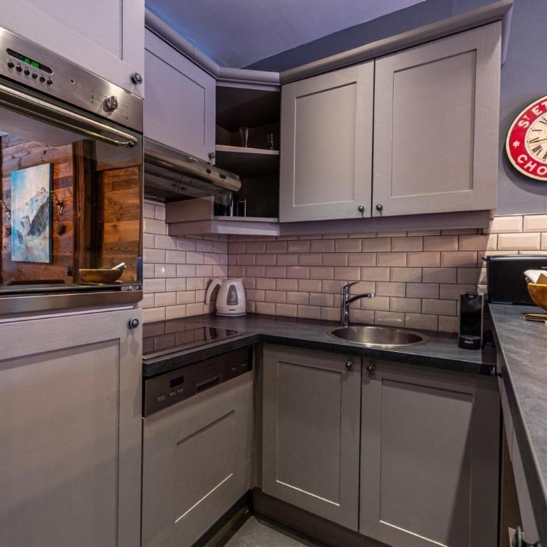 Cosy & Modern 2 Bed Apartment with Wood Burner - Arc 1950 - Manoir Savoie - Two-Bedroom Apartment - 6