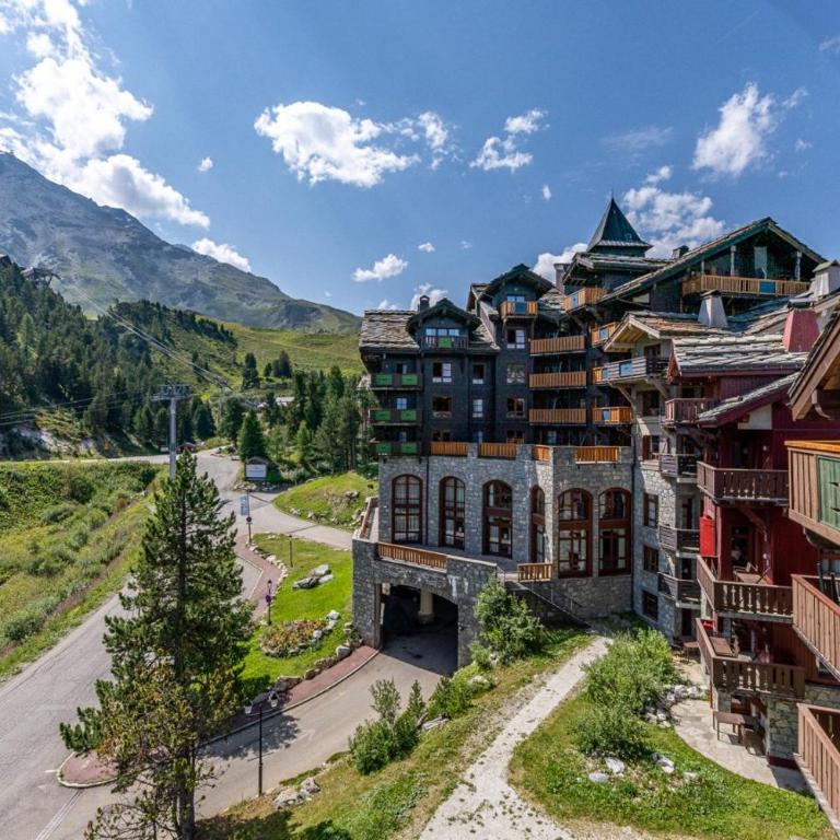 Cosy & Modern 2 Bed Apartment with Wood Burner - Arc 1950 - Manoir Savoie - Two-Bedroom Apartment - 9