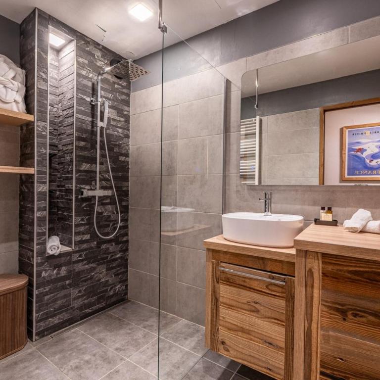 Cosy & Modern 2 Bed Apartment with Wood Burner - Arc 1950 - Manoir Savoie - Two-Bedroom Apartment - 21