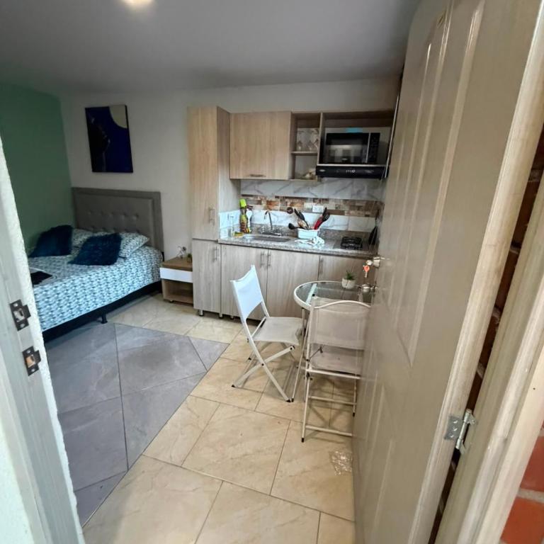apartamento acogedor y tranquilo en barrio las américas - One-Bedroom Apartment - 1
