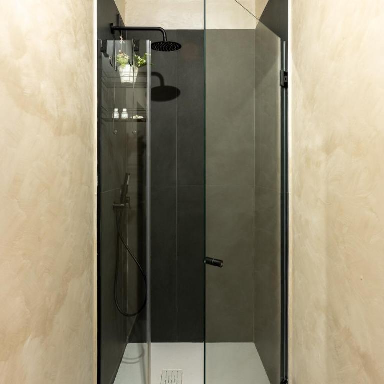 Keys of Italy - Essential by Faenza 69 - Chambre Double ou Lits Jumeaux avec Salle de Bains - 15