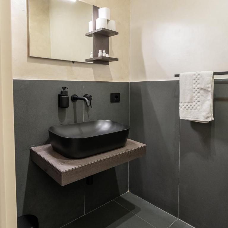 Keys of Italy - Essential by Faenza 69 - Chambre Double ou Lits Jumeaux avec Salle de Bains - 9