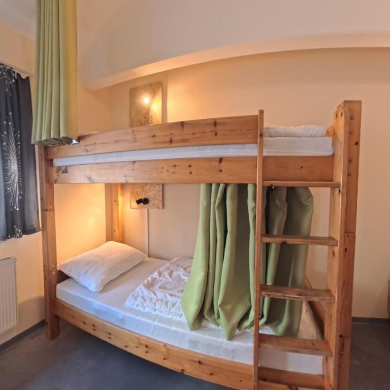 Babelfish Hostel - Bett im 4-Bett-Schlafsaal - 2