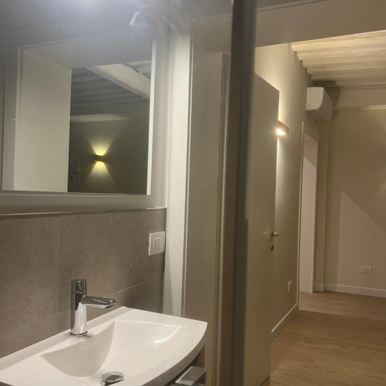 Ca' Dell'Agnella Venice - Deluxe Double or Twin Room - 2