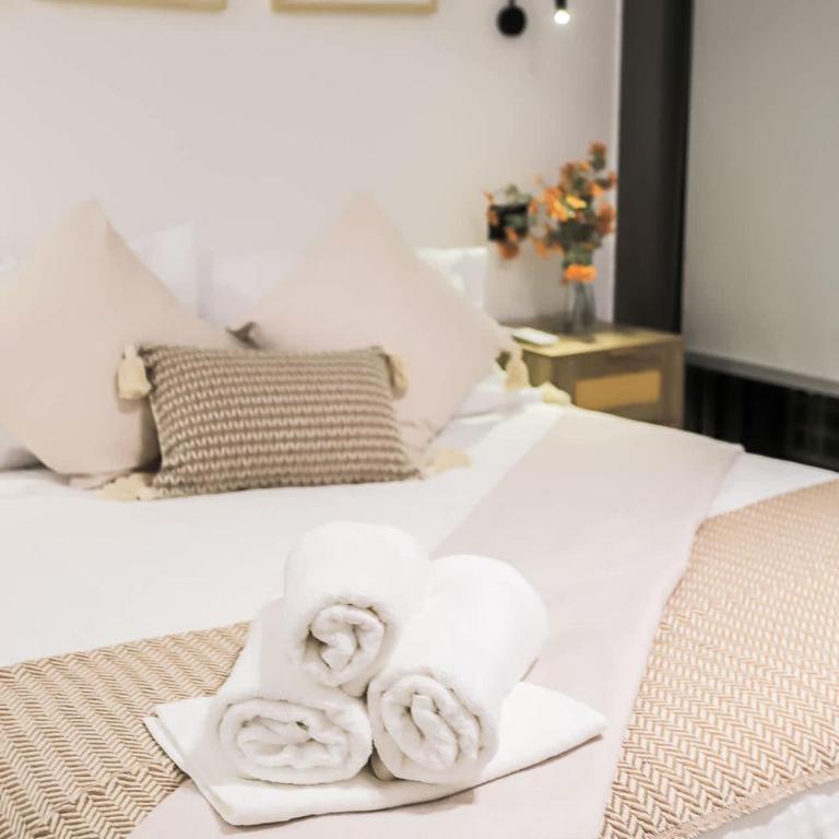 Prime Location In Las Condes Ideal For 3 - Apartment - 16