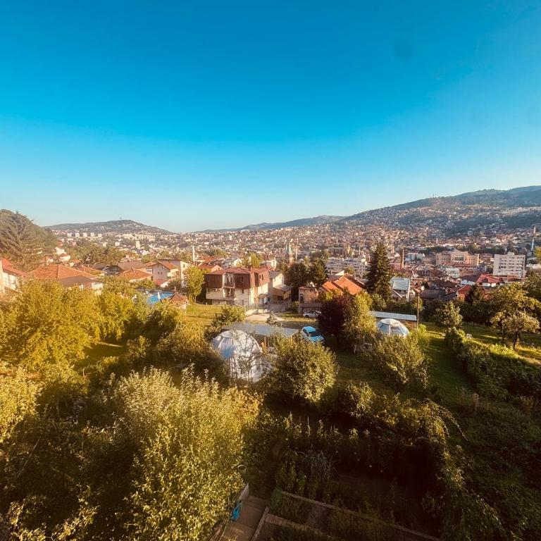 Urban Oasis Sarajevo - Panoramic View near Old Town - Apartman sa 3 Spavaće Sobe i Balkonom - 35