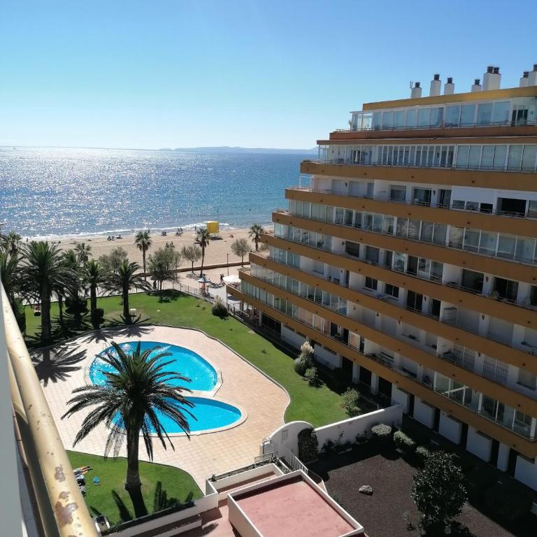 Large studio rental with pool en 1ere ligne de mer - Apartamento de 2 dormitorios - 3