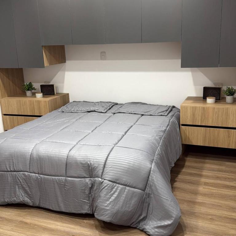 Beautiful Loft 5 minutes from the Airport - Apartment - 12