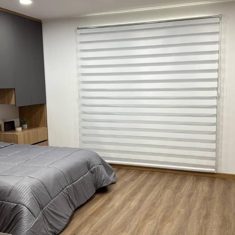 Beautiful Loft 5 minutes from the Airport - Apartment - 14