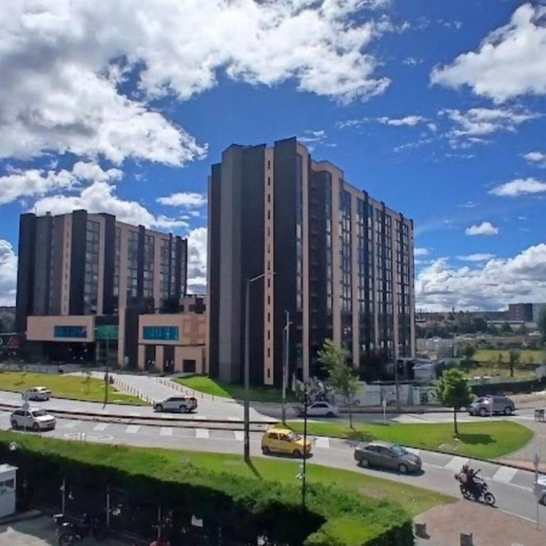 Beautiful Loft 5 minutes from the Airport - Apartment - 15