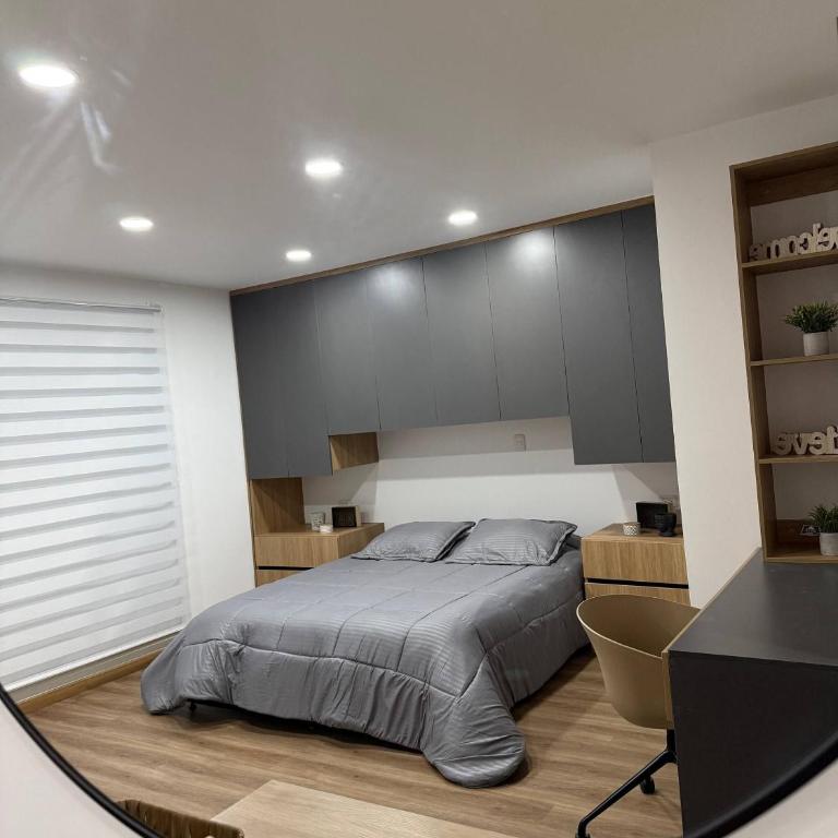 Beautiful Loft 5 minutes from the Airport - Apartment - 18