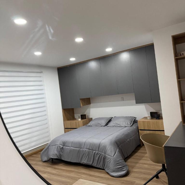 Beautiful Loft 5 minutes from the Airport - Apartment - 20