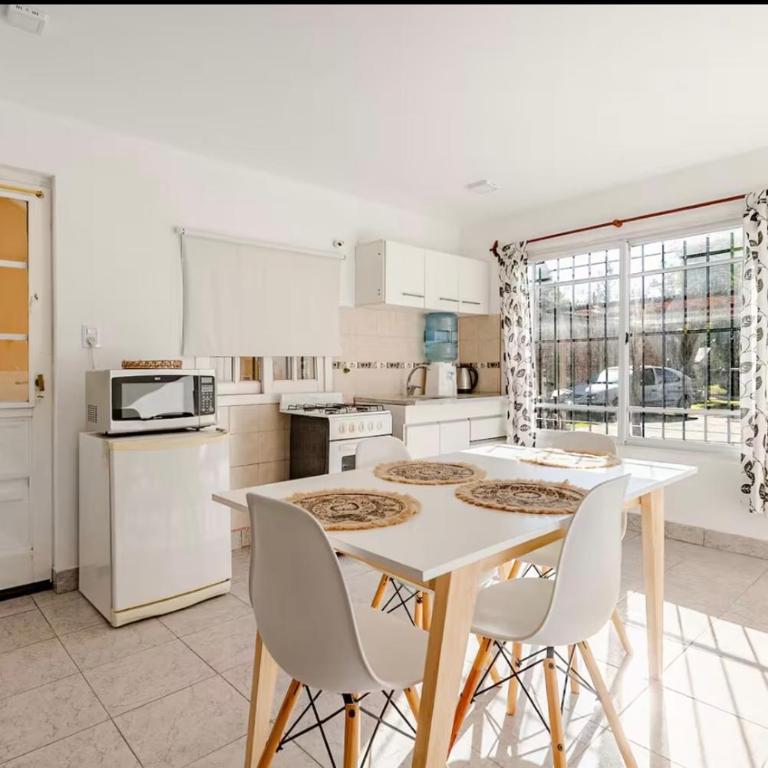 Pileta y quincho, 6 pax, 15 min Aeropuerto Ezeiza - Apartamento de 1 dormitorio - 2