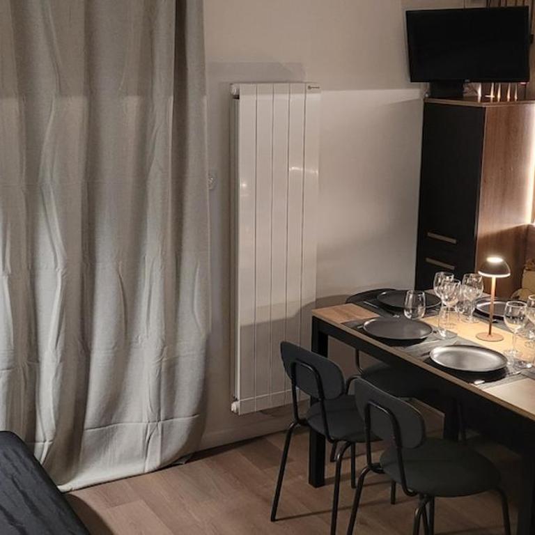 T2 rénové cosy 6 personnes, skis aux pieds, balcon - Appartement 2 Chambres - 3