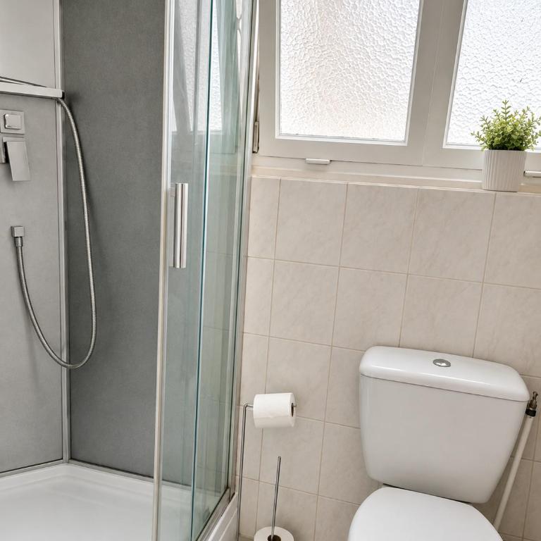 Nice centre- small pied-a-terre near beaches - Apartamento de 1 dormitorio - 11