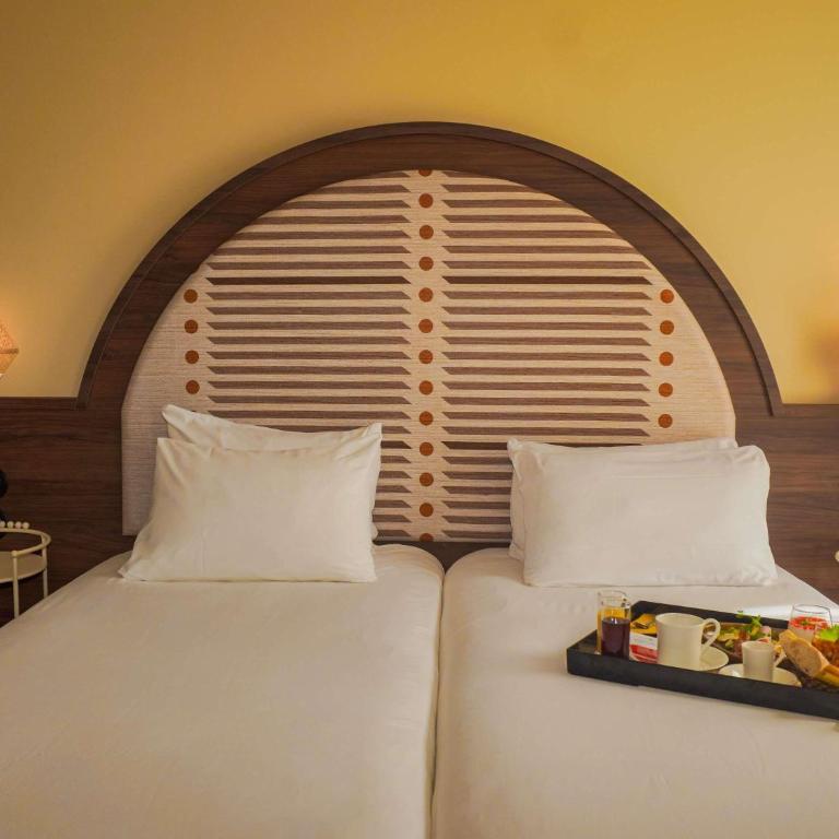 Mercure Arles Centre Arenes - Chambre Triple Classique avec 2 Lits Simples et 1 Canapé-Lit - 4
