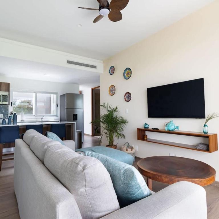 Stylish Apt with Private Balcony, Pool and Gym - Apartamento - 24