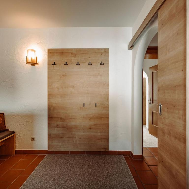 Christine Stangl - Appartamento con 3 Camere da Letto e con Balcone - 12