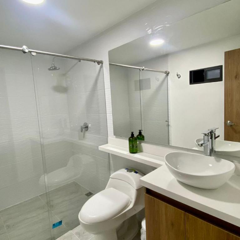 Loft excelente ubicación laureles - One-Bedroom Apartment - 4