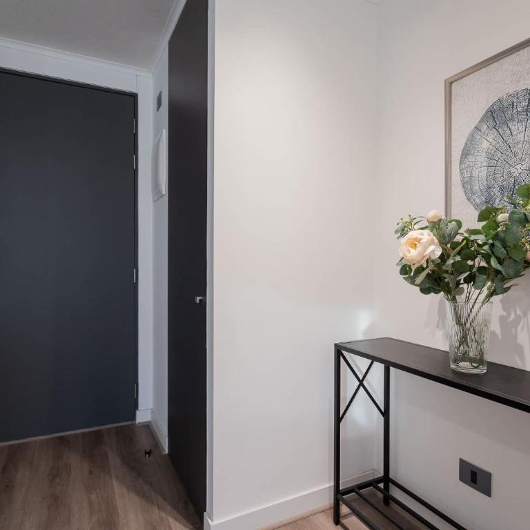 Explore Providencia from Our Sleek 2BR - Apartamento - 6