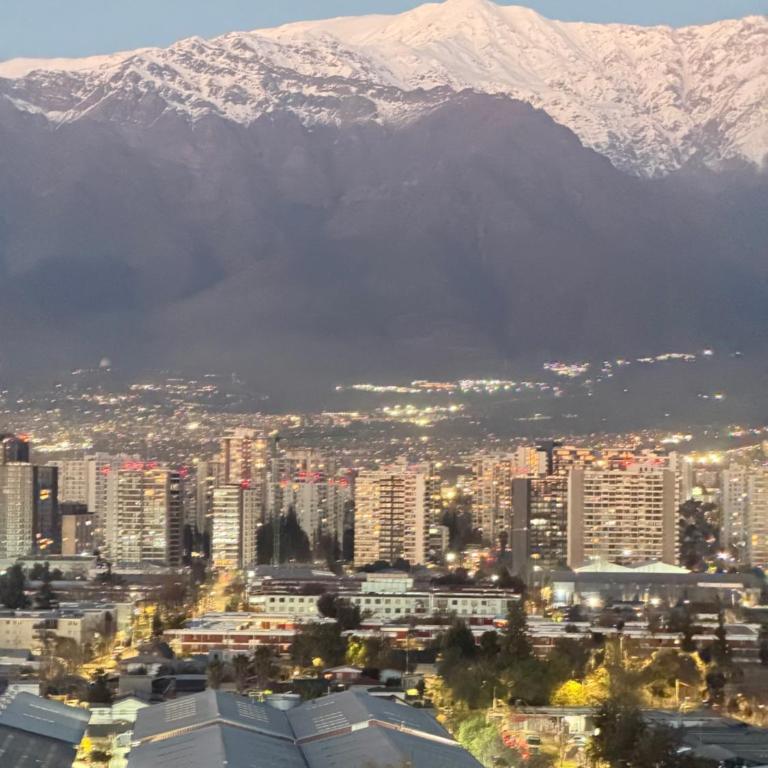 Hospédate con una vista de postal, en la comuna de Macul Este acogedor apartamento de1 Habitación 1 Baño con una laguna navegable - One-Bedroom Apartment - 20