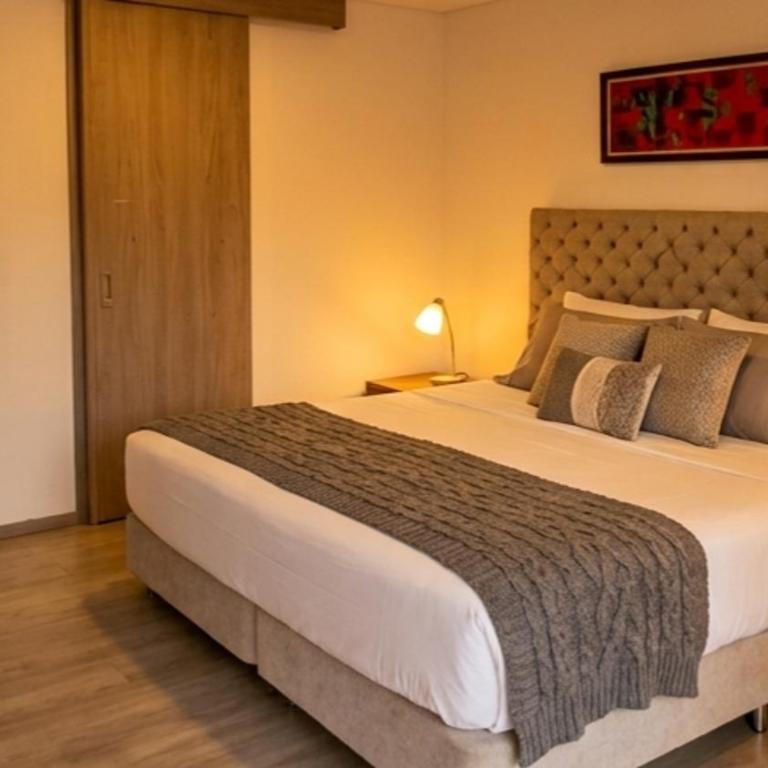 Luxury Suite, Daily Cleaning & Coffee - Two-Bedroom Apartment - 15